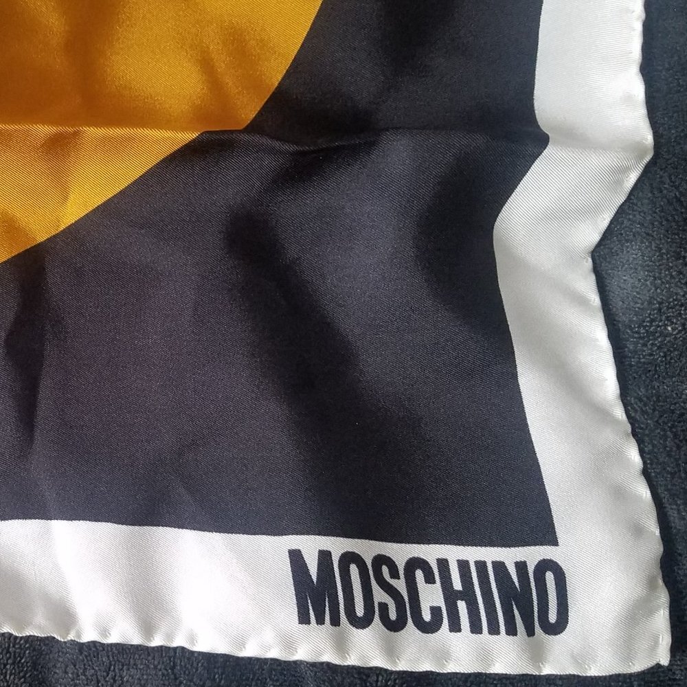 NWT MOSCHINO Made In Italy 100% Silk Scarf. - Picture 5 of 7